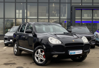 Подержанный автомобиль Porsche Cayenne 2004 года (3 фото)