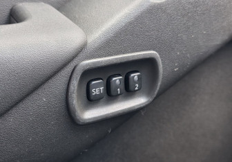 Подержанный автомобиль Nissan Pathfinder 2007 года (16 фото)