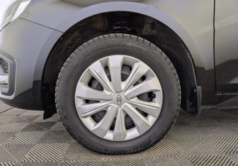 Подержанный автомобиль LADA (ВАЗ) Vesta Sedan 2024 года (12 фото)