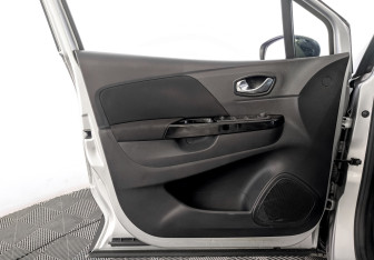 Подержанный автомобиль Renault Kaptur 2017 года (19 фото)