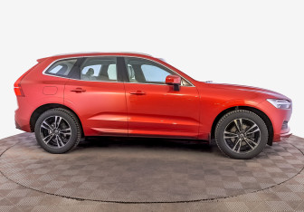 Подержанный автомобиль Volvo XC60 2019 года (4 фото)
