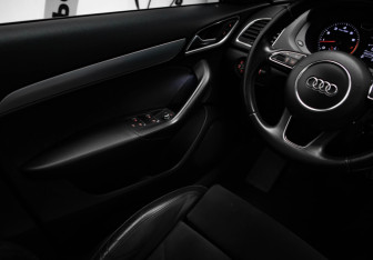 Подержанный автомобиль Audi Q3 2012 года (15 фото)