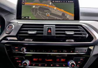 Подержанный автомобиль BMW X3 2021 года (15 фото)