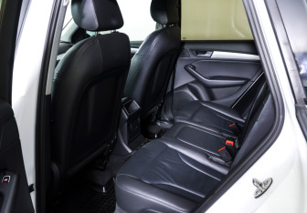 Подержанный автомобиль Audi Q5 2015 года (12 фото)