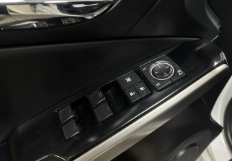 Подержанный автомобиль Lexus IS Sedan 2014 года (30 фото)