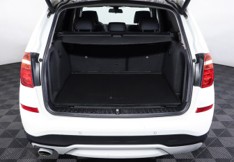 Подержанный автомобиль BMW X3 2014 года (10 фото)