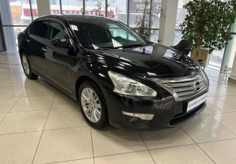 Подержанный автомобиль Nissan Teana 2014 года (3 фото)