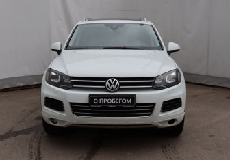 Подержанный автомобиль Volkswagen Touareg 2013 года (2 фото)