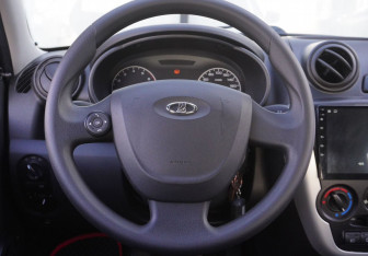 Подержанный автомобиль LADA (ВАЗ) Granta Sedan 2013 года (14 фото)
