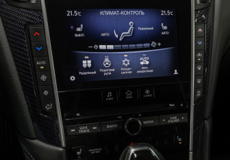 Подержанный автомобиль Infiniti Q60 Coupe 2017 года (21 фото)