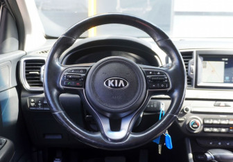 Подержанный автомобиль Kia Sportage 2017 года (15 фото)