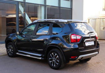 Подержанный автомобиль Nissan Terrano 2016 года (6 фото)