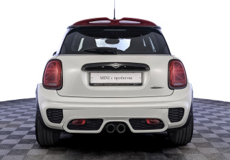 Подержанный автомобиль MINI Hatch 2020 года (6 фото)