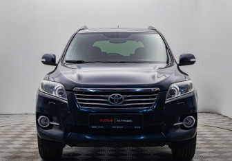 Подержанный автомобиль Toyota RAV4 2012 года (8 фото)