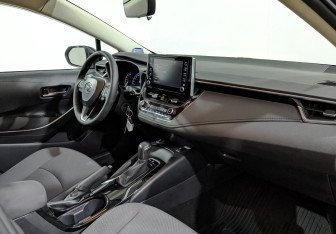 Подержанный автомобиль Toyota Corolla Sedan 2019 года (13 фото)