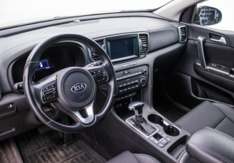 Подержанный автомобиль Kia Sportage 2016 года (9 фото)