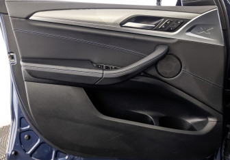 Подержанный автомобиль BMW X3 2021 года (19 фото)