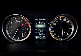 Подержанный автомобиль Suzuki Ertiga 2021 года (13 фото)