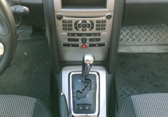 Подержанный автомобиль Peugeot 407 Sedan 2008 года (16 фото)