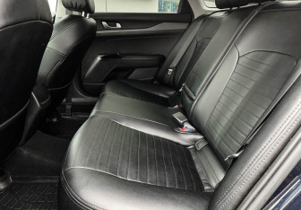 Подержанный автомобиль Kia K5 2020 года (10 фото)