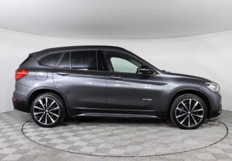 Подержанный автомобиль BMW X1 2017 года (6 фото)
