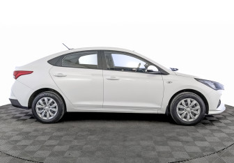 Подержанный автомобиль Hyundai Solaris Sedan 2021 года (4 фото)
