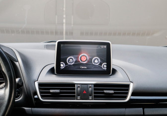 Подержанный автомобиль Mazda 3 Sedan 2014 года (11 фото)