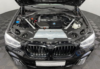 Подержанный автомобиль BMW X4 2021 года (10 фото)