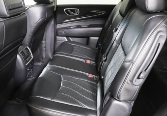 Подержанный автомобиль Infiniti QX60 2014 года (10 фото)