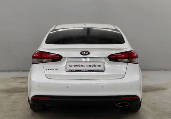 Подержанный автомобиль Kia Cerato Sedan 2018 года (6 фото)