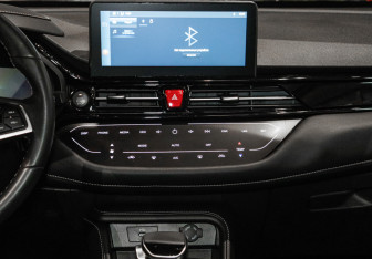 Подержанный автомобиль Москвич 3 2024 года (10 фото)