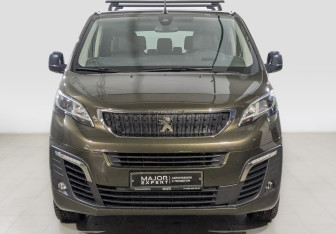 Подержанный автомобиль Peugeot Traveller 2018 года (2 фото)