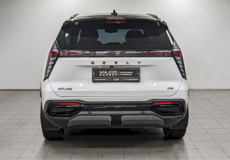 Подержанный автомобиль Geely Atlas 2024 года (6 фото)