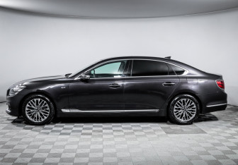 Подержанный автомобиль Kia K900 2019 года (8 фото)