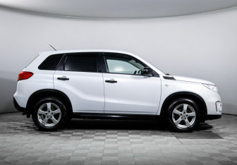 Подержанный автомобиль Suzuki Vitara 2018 года (4 фото)