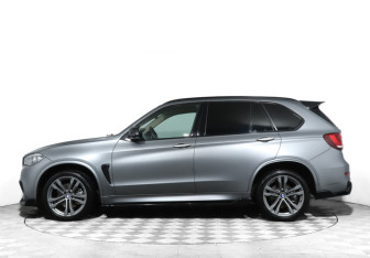Подержанный автомобиль BMW X5 2014 года (9 фото)