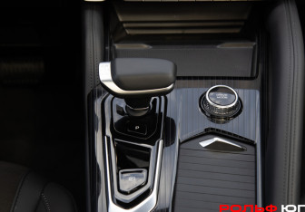 Подержанный автомобиль Geely Monjaro 2024 года (13 фото)