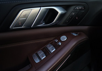 Подержанный автомобиль BMW X7 2019 года (26 фото)