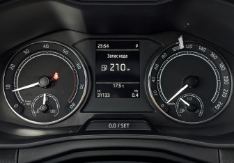 Подержанный автомобиль Skoda Rapid Liftback 2021 года (16 фото)