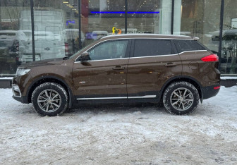 Подержанный автомобиль Geely Atlas 2018 года (5 фото)