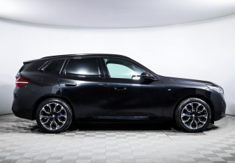 Подержанный автомобиль BMW X3 2024 года (4 фото)