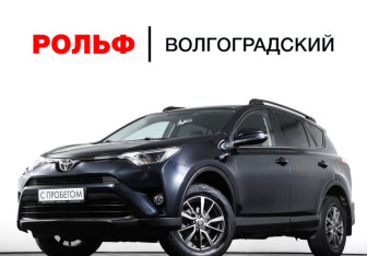 Подержанный автомобиль Toyota RAV4 2018 года (25 фото)
