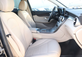 Подержанный автомобиль Mercedes-Benz GLC Coupe 2021 года (13 фото)