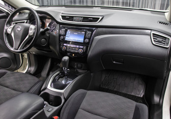 Подержанный автомобиль Nissan X-Trail 2018 года (11 фото)