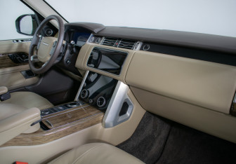 Подержанный автомобиль Land Rover Range Rover 2018 года (9 фото)
