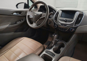Подержанный автомобиль Chevrolet Cruze Sedan 2017 года (10 фото)