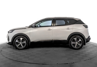 Подержанный автомобиль Peugeot 3008 2021 года (8 фото)