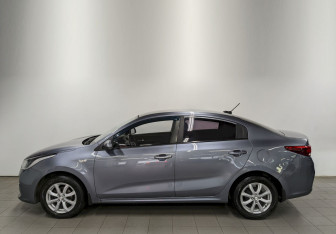 Подержанный автомобиль Kia Rio Sedan 2017 года (8 фото)