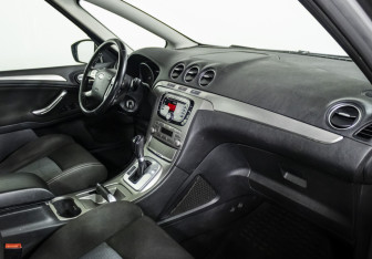 Подержанный автомобиль Ford S-MAX 2010 года (9 фото)