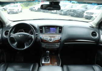 Подержанный автомобиль Infiniti QX60 2014 года (12 фото)